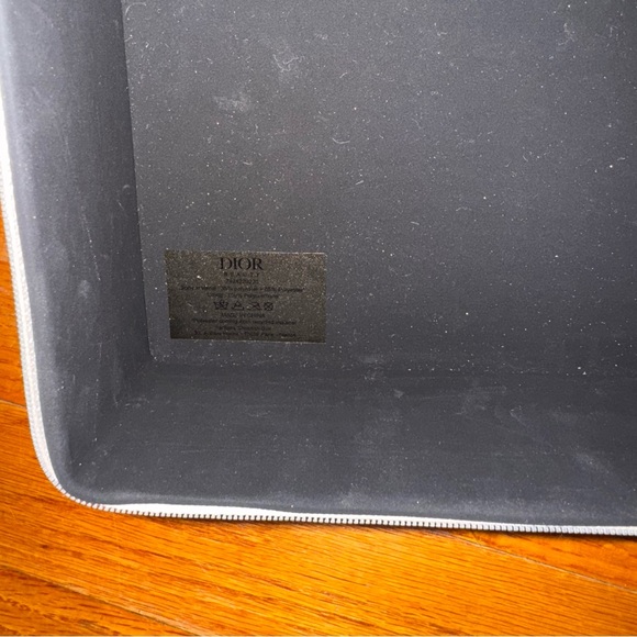 Christian Dior Gold Zipped Metallic Keepsake Box - Picture 6 of 8